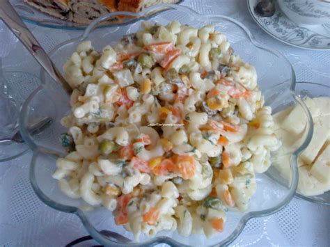 Değişik Makarna Salatası Tarifleri