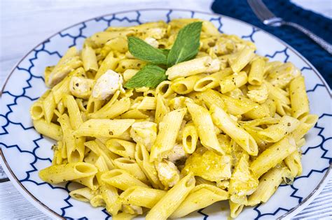 Kremalı Tavuklu Makarna