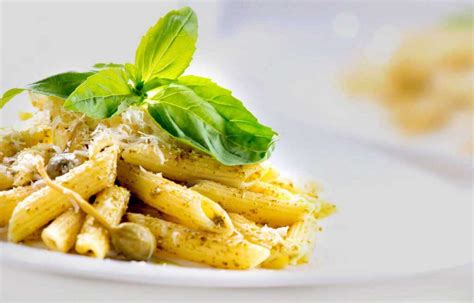 Pesto Soslu Tavuklu Makarna