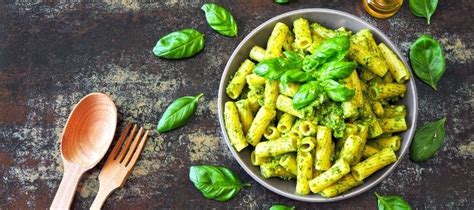 Fesleğenli Makarna Sosu Nasıl Yapılır